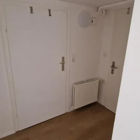 Modernes Untergeschoss-apartment * Hanovre