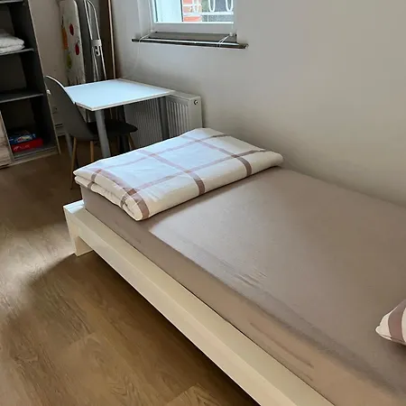 Modernes Untergeschoss-apartment Apartment Hannover